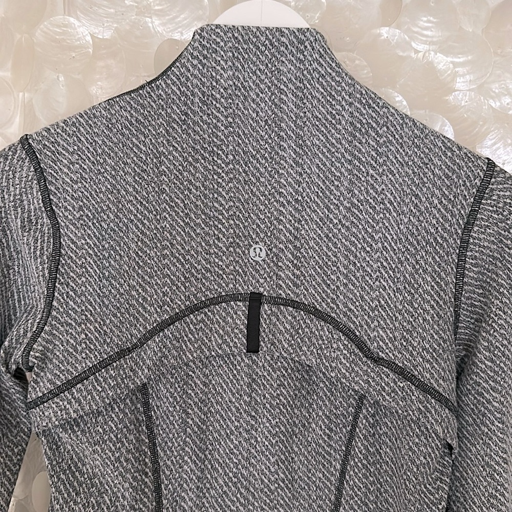 LULULEMON Define Hip-Length Jacket Women’s size 6 🩶🖤 Gray White Black - Picture 10 of 14